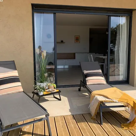 Résidence 3 étoiles Pietra Gemina - De Vacances, Au Calme, Avec Piscine *